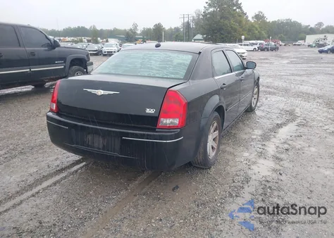 2005 Chrysler 300 Touring z USA, uszkodzony, nr VIN 2C3JA53G15H594533